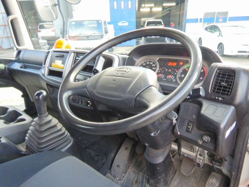 2014 Hino RANGER TKG-FD9JLAA (UW-6a98d8e7c931c)[35]