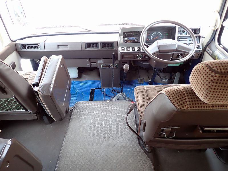 1990 Toyota Coaster U-HDB31 (UW-6a98d8ea03b71)[29]