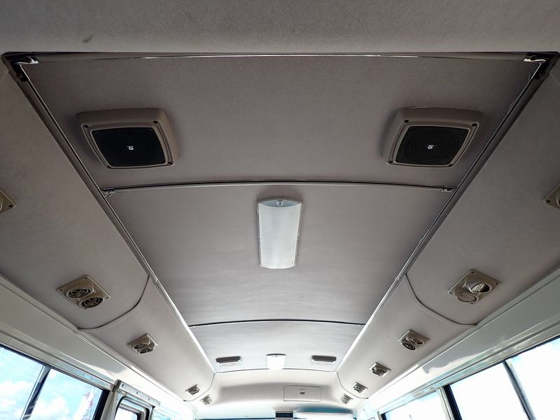 1997 Nissan Civilian Bus KC-RW40 (UW-6a98d8ebb3d02)[32]