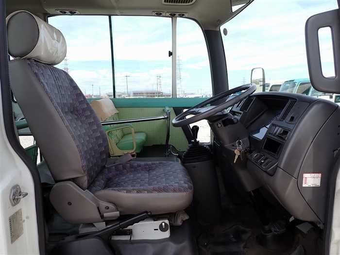 2004 Isuzu Journey Bus KK-SBVW41 (UW-6a98d8ec33655)[11]