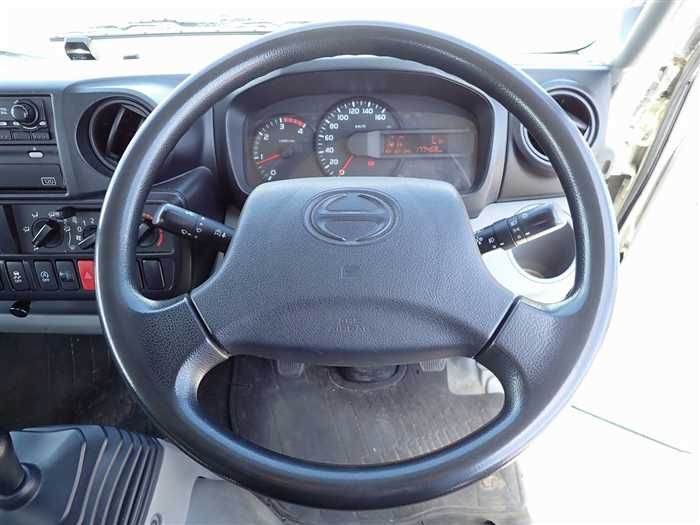 2015 Hino DUTRO TKG-XZU655M (UW-6a98d8eddd0d7)[18]