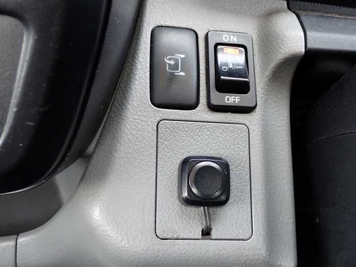 2015 Hino DUTRO TKG-XZU655M (UW-6a98d8eddd0d7)[21]