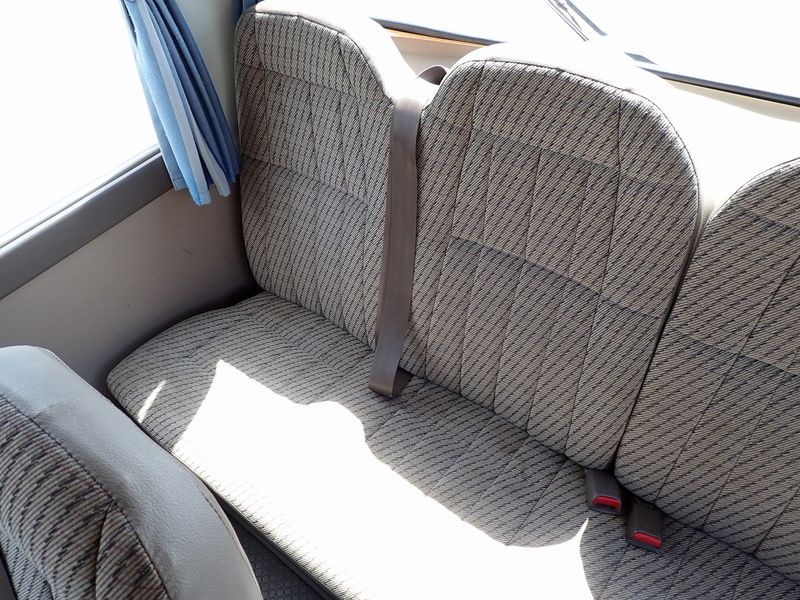 1996 Toyota Coaster KC-HZB40 (UW-6a98d8f26a8d4)[27]