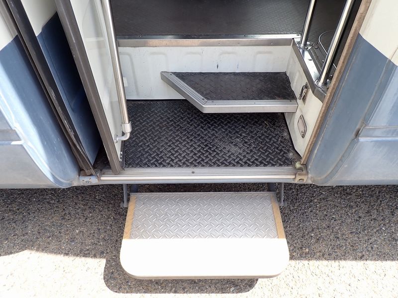 1996 Toyota Coaster KC-HZB40 (UW-6a98d8f26a8d4)[18]