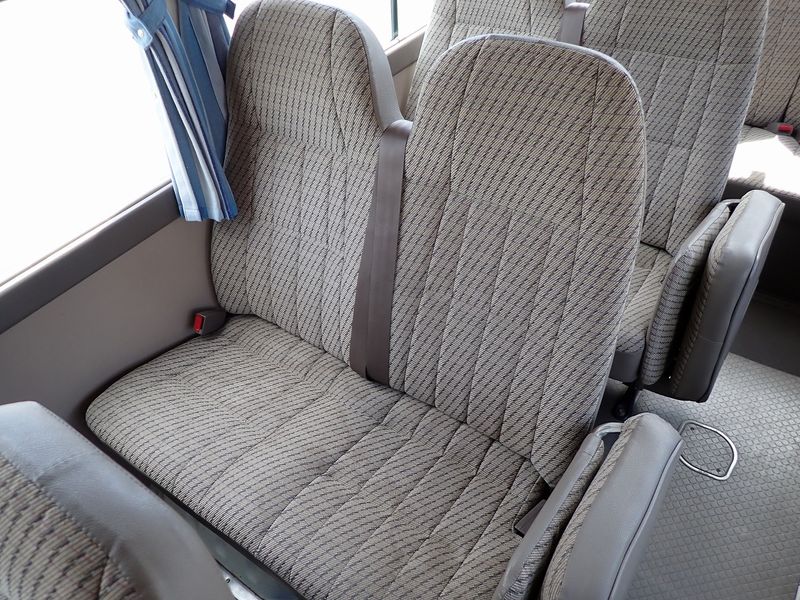 1996 Toyota Coaster KC-HZB40 (UW-6a98d8f26a8d4)[26]