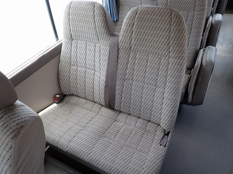 1996 Toyota Coaster KC-HZB40 (UW-6a98d8f26a8d4)[23]