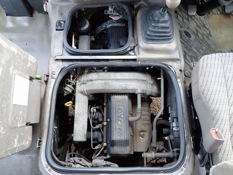 1996 Toyota Coaster KC-HZB40 (UW-6a98d8f26a8d4)[34]