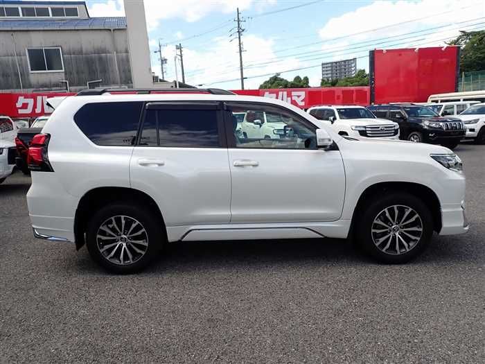 2021 Toyota Land Cruiser Prado 3BA-TRJ150W (UW-6a98d8f4c6479)[5]