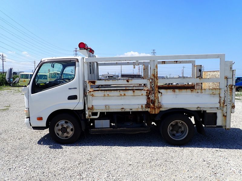 2013 Hino DUTRO TKG-XZU675M (UW-6a98d8f57084a)[1]