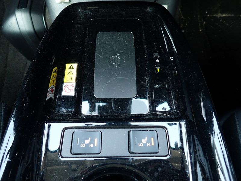 2019 Toyota Prius DAA-ZVW51 (UW-6a98d8f6dcd7b)[20]