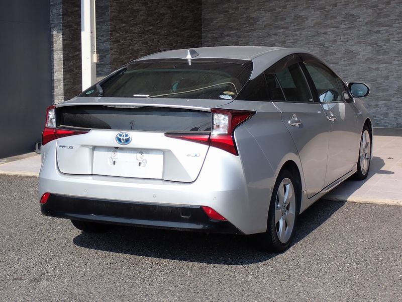 2019 Toyota Prius DAA-ZVW51 (UW-6a98d8f6dcd7b)[3]