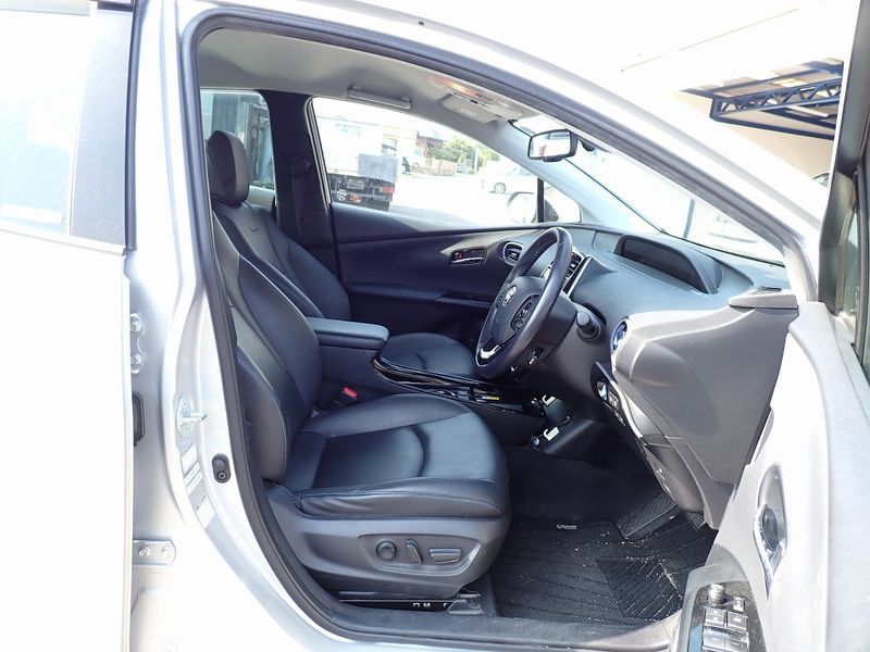 2019 Toyota Prius DAA-ZVW51 (UW-6a98d8f6dcd7b)[8]