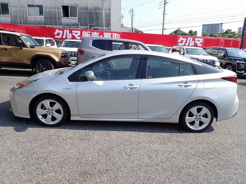 2019 Toyota Prius DAA-ZVW51 (UW-6a98d8f6dcd7b)[7]