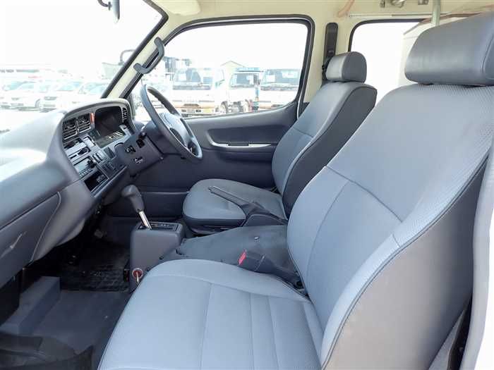 1997 Toyota Hiace Van GA-RZH133S (UW-6a98d8f9803f1)[14]