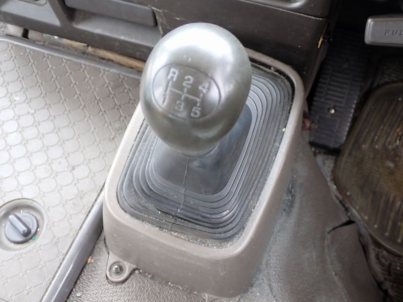 2001 Mitsubishi Rosa KK-BE63CE (UW-6a98d8fd739ab)[34]