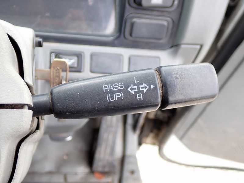 1997 Mitsubishi Canter KC-FE507B (UW-6a98d8fe17535)[27]