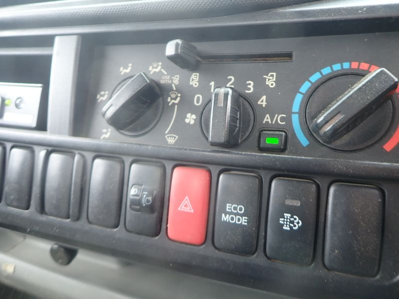 2012 Hino DUTRO TKG-XZU620T (UW-6a98d8ff96d70)[12]