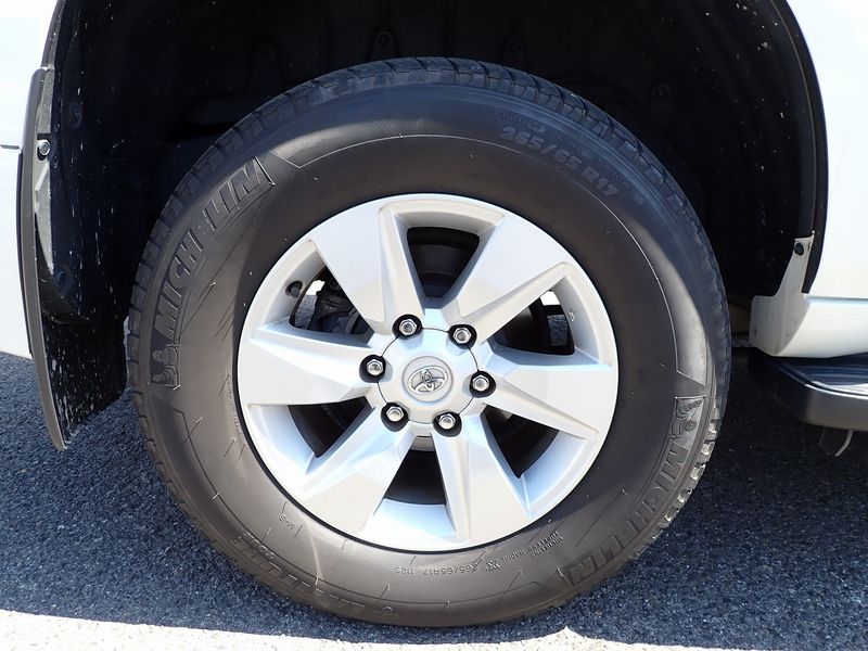 2023 Toyota Land Cruiser Prado 3BA-TRJ150W (UW-6a98d90316a93)[8]