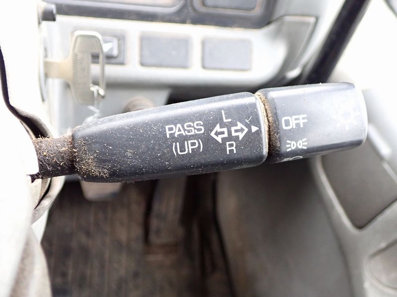1995 Mitsubishi Canter U-FE516BC (UW-6a98d9082775a)[16]