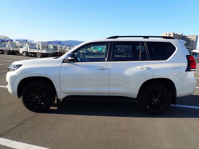 2022 Toyota Land Cruiser Prado 3BA-TRJ150W (UW-6a98d9112ba22)[1]