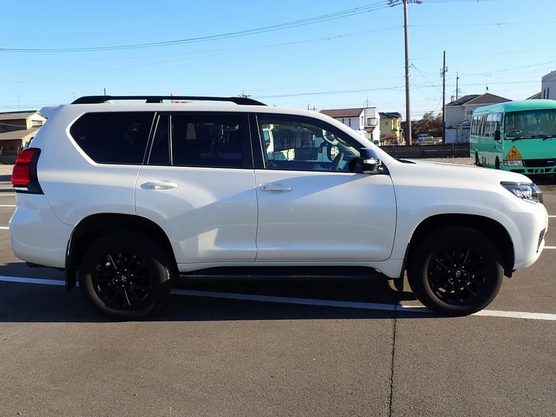 2022 Toyota Land Cruiser Prado 3BA-TRJ150W (UW-6a98d9112ba22)[5]