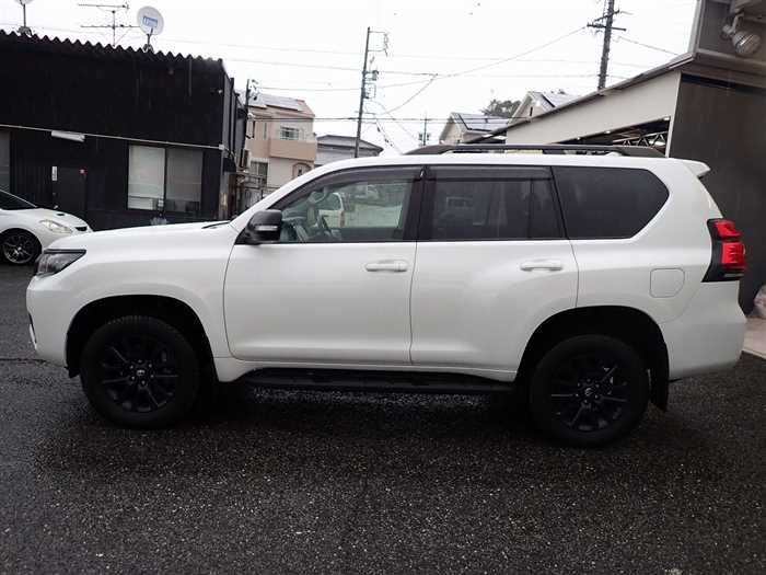 2022 Toyota Land Cruiser Prado 3BA-TRJ150W (UW-6a98d911c55c3)[1]