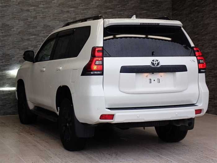 2022 Toyota Land Cruiser Prado 3BA-TRJ150W (UW-6a98d911c55c3)[2]