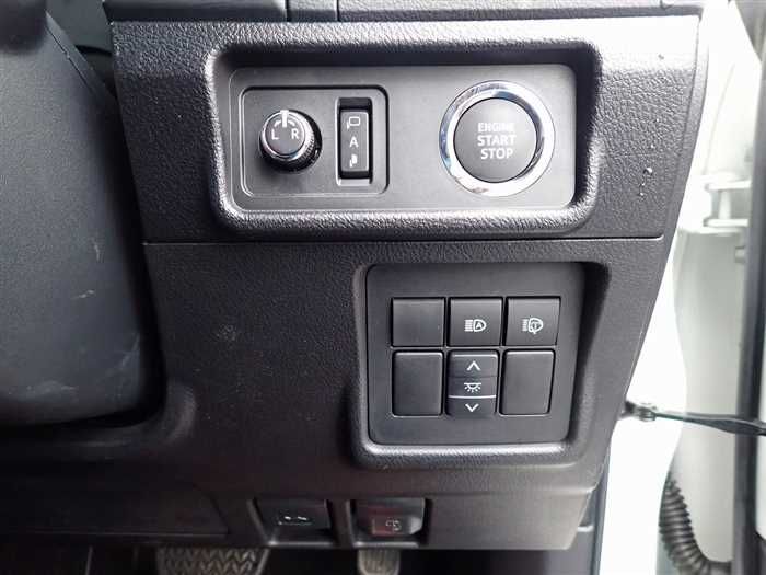 2022 Toyota Land Cruiser Prado 3BA-TRJ150W (UW-6a98d911c55c3)[22]