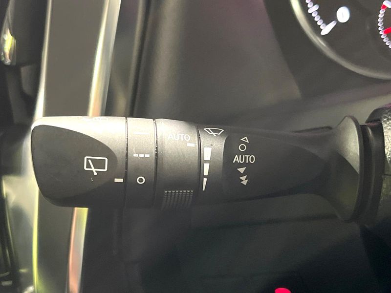 2015 Toyota Vellfire DBA-AGH30W (UW-6a98e3a9d1c4f)[18]