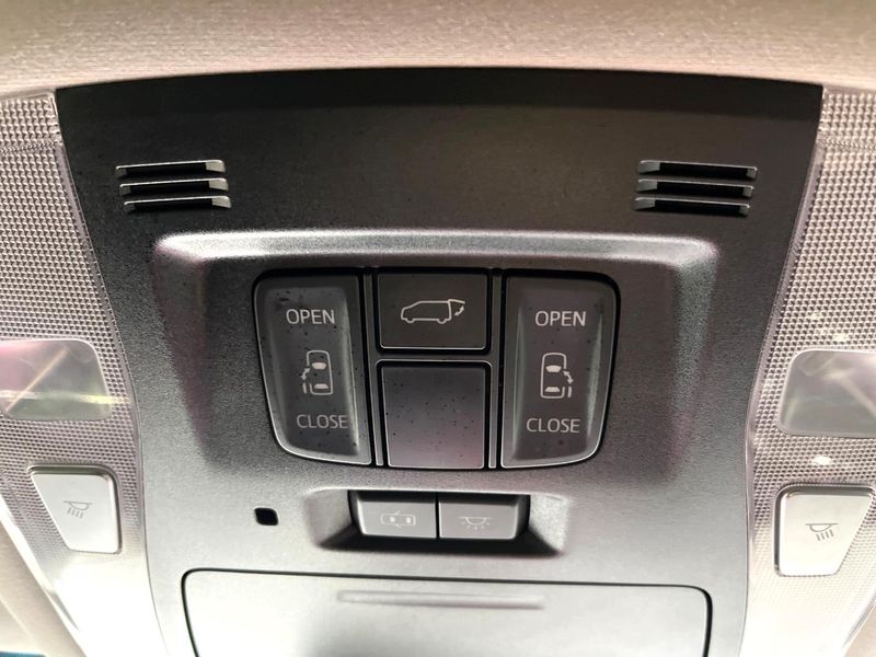 2015 Toyota Vellfire DBA-AGH30W (UW-6a98e3a9d1c4f)[13]