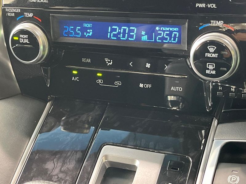 2020 Toyota Alphard 3BA-AGH30W (UW-6a98e3bfd9a56)[14]