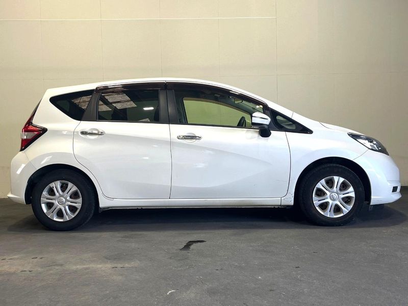 2018 Nissan Note DBA-E12 (UW-6a98e46d25469)[18]