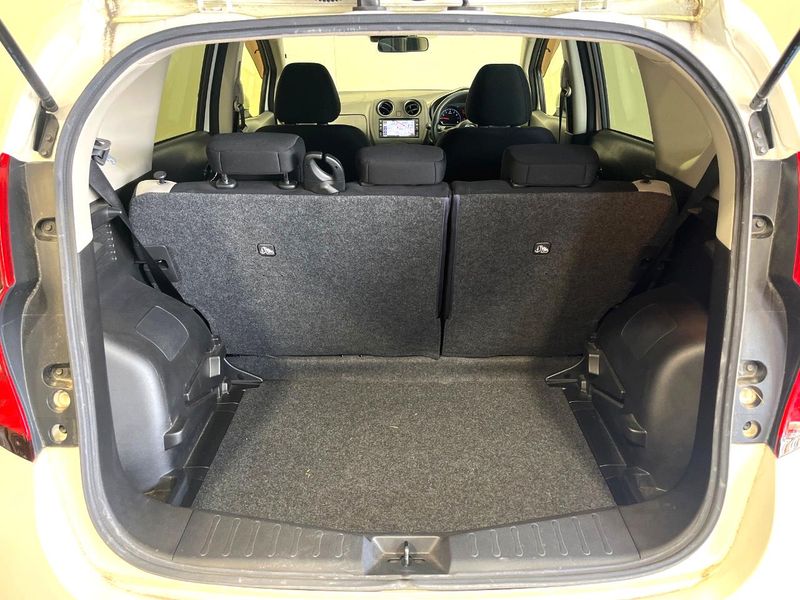 2018 Nissan Note DBA-E12 (UW-6a98e46d25469)[24]