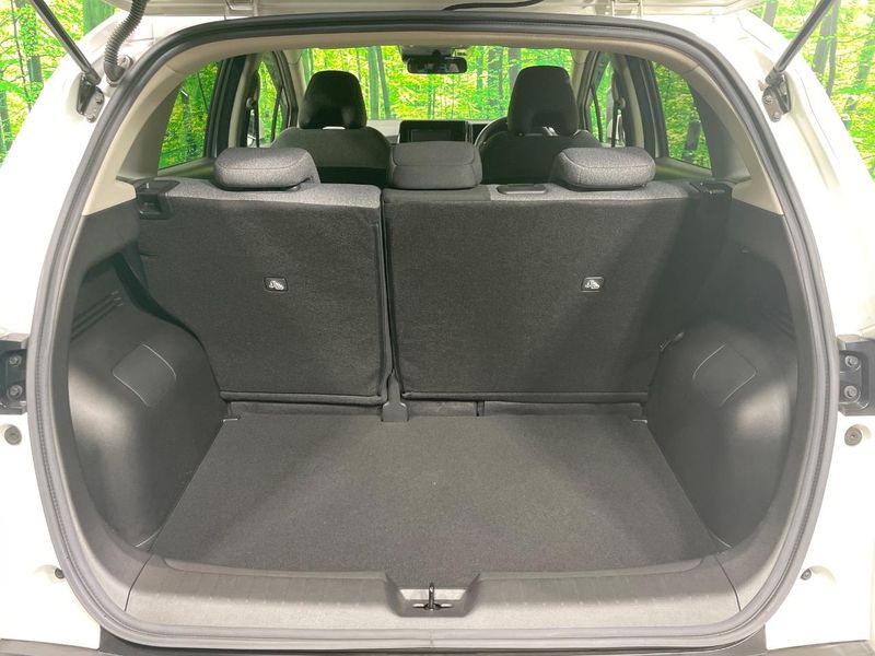 2021 Nissan Note 6AA-E13 (UW-6a98e470b3837)[13]