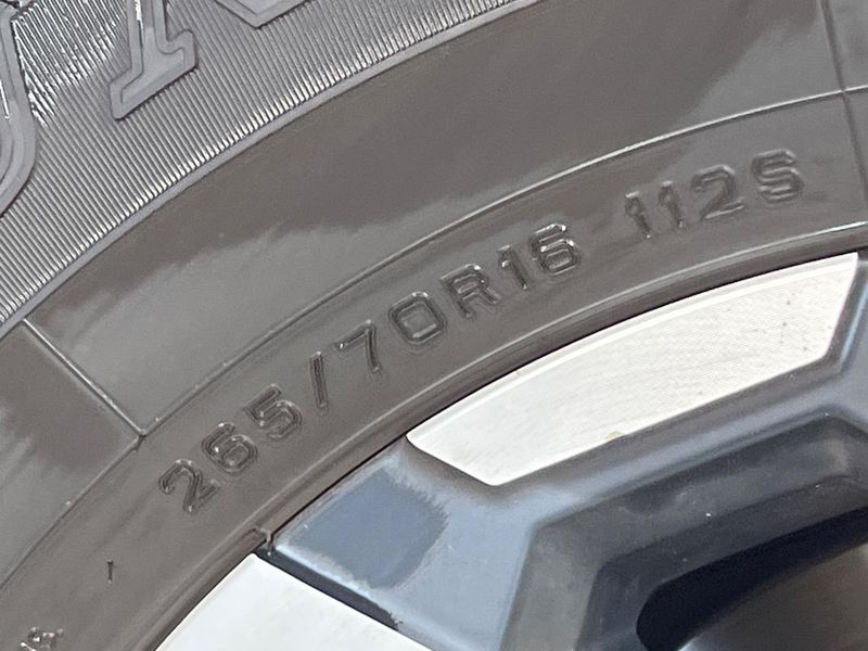 2024 Toyota Land Cruiser 70 3DA-GDJ76W (UW-6a98e4934d34e)[8]