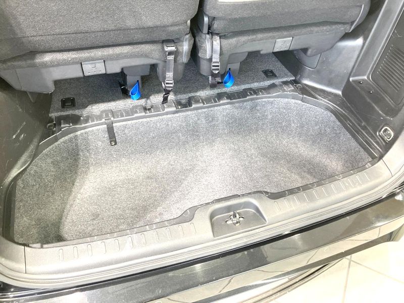 2016 Nissan Serena DAA-GFC27 (UW-6a98e495b5463)[17]