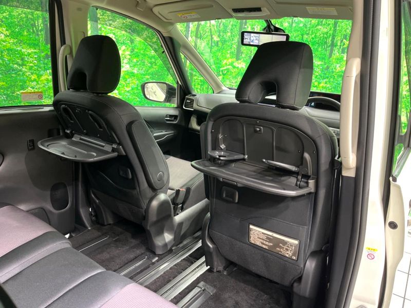 2017 Nissan Serena DAA-GFC27 (UW-6a98e499bb31b)[19]