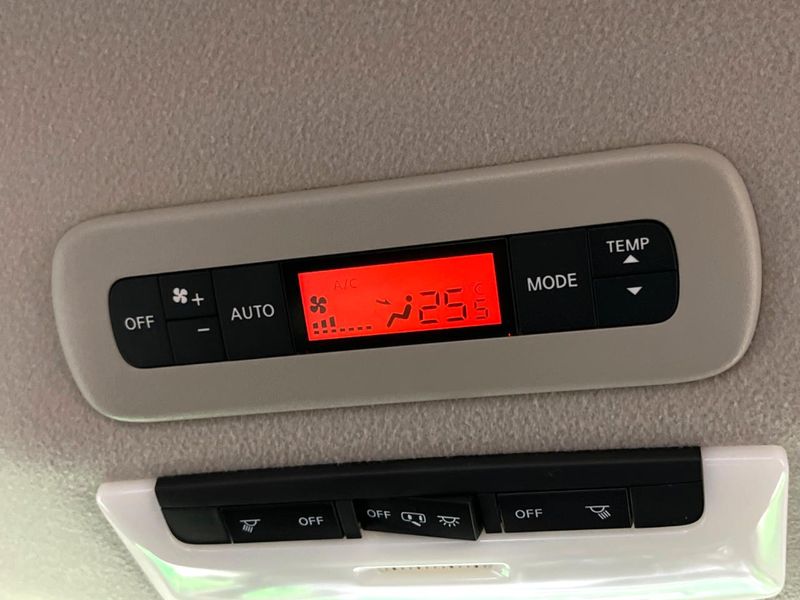 2017 Nissan Serena DAA-GFC27 (UW-6a98e499bb31b)[24]