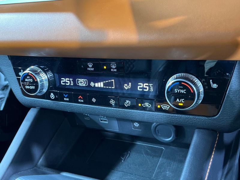 2022 Mitsubishi OUTLANDER PHEV 5LA-GN0W (UW-6a98e4ace7396)[22]