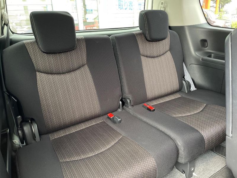 2016 Nissan Serena DAA-HFC26 (UW-6a98e4ec0c3b1)[21]