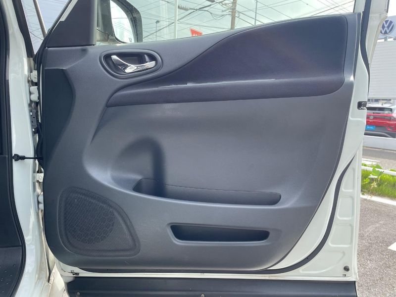 2016 Nissan Serena DAA-HFC26 (UW-6a98e4ec0c3b1)[15]