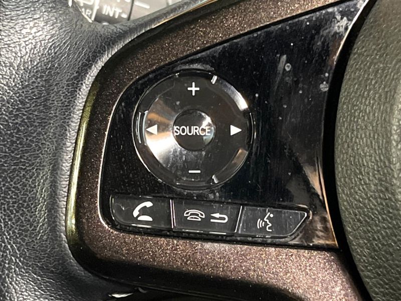 2018 Honda N-BOX CUSTOM DBA-JF3 (UW-6a98e5324acd2)[28]