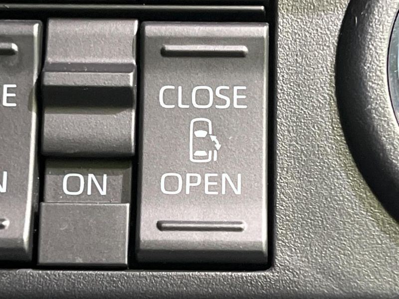 2021 Toyota Roomy 4BA-M900A (UW-6a98e601baf42)[17]