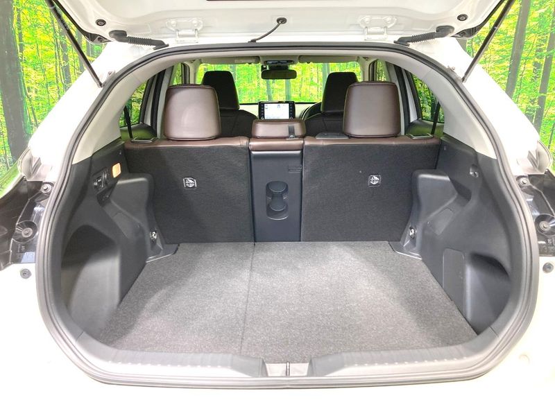 2021 Toyota Yaris Cross 6AA-MXPJ10 (UW-6a98e699bd739)[15]