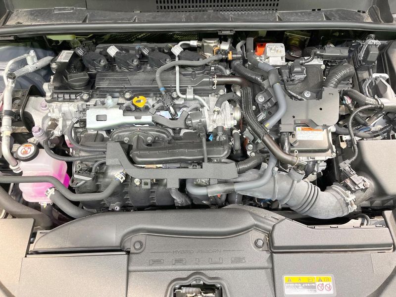 2023 Toyota Prius 6AA-MXWH60 (UW-6a98e6c606522)[4]