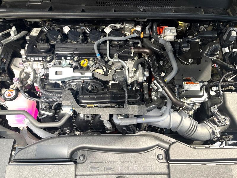 2024 Toyota Prius 6AA-MXWH60 (UW-6a98e6c90f72a)[4]