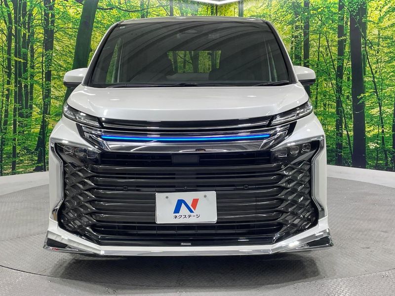 2022 Toyota Voxy 6BA-MZRA90W (UW-6a98e6d2e297f)[16]