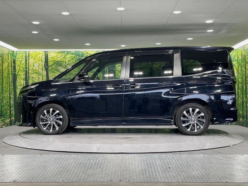 2023 Toyota Voxy 6BA-MZRA90W (UW-6a98e6d49d4af)[19]