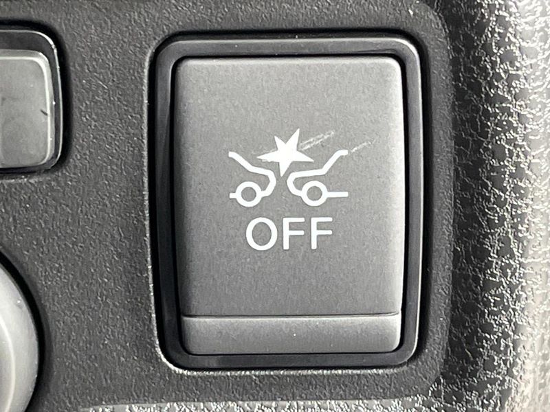 2018 Nissan Note DBA-NE12 (UW-6a98e6e190179)[16]