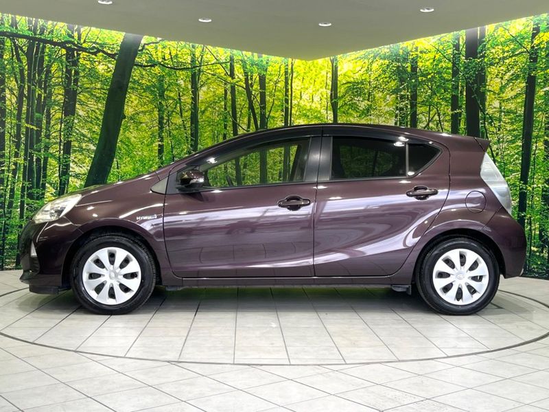 2014 Toyota Aqua DAA-NHP10 (UW-6a98e6e5d4518)[22]